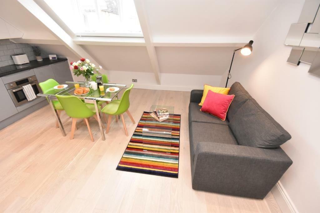 Apt 3, Opera House Ensuite 4Th Floor By Indigo Flats ลอนดอน ภายนอก รูปภาพ