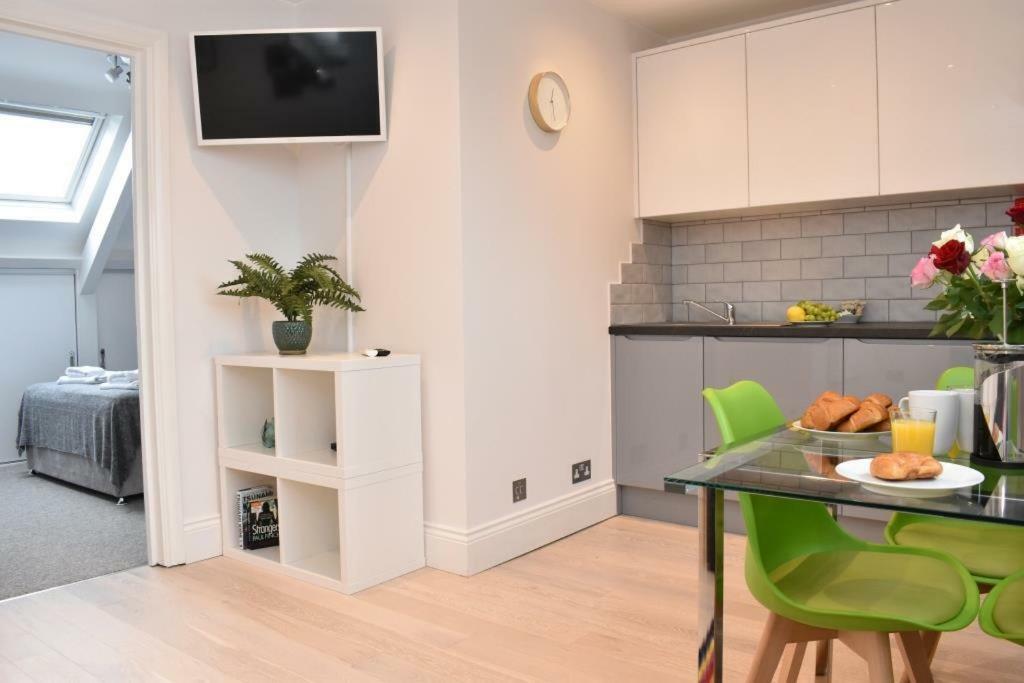 Apt 3, Opera House Ensuite 4Th Floor By Indigo Flats ลอนดอน ภายนอก รูปภาพ