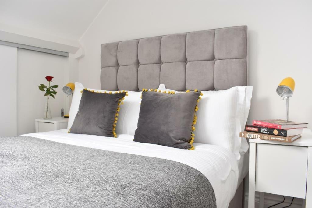 Apt 3, Opera House Ensuite 4Th Floor By Indigo Flats ลอนดอน ภายนอก รูปภาพ